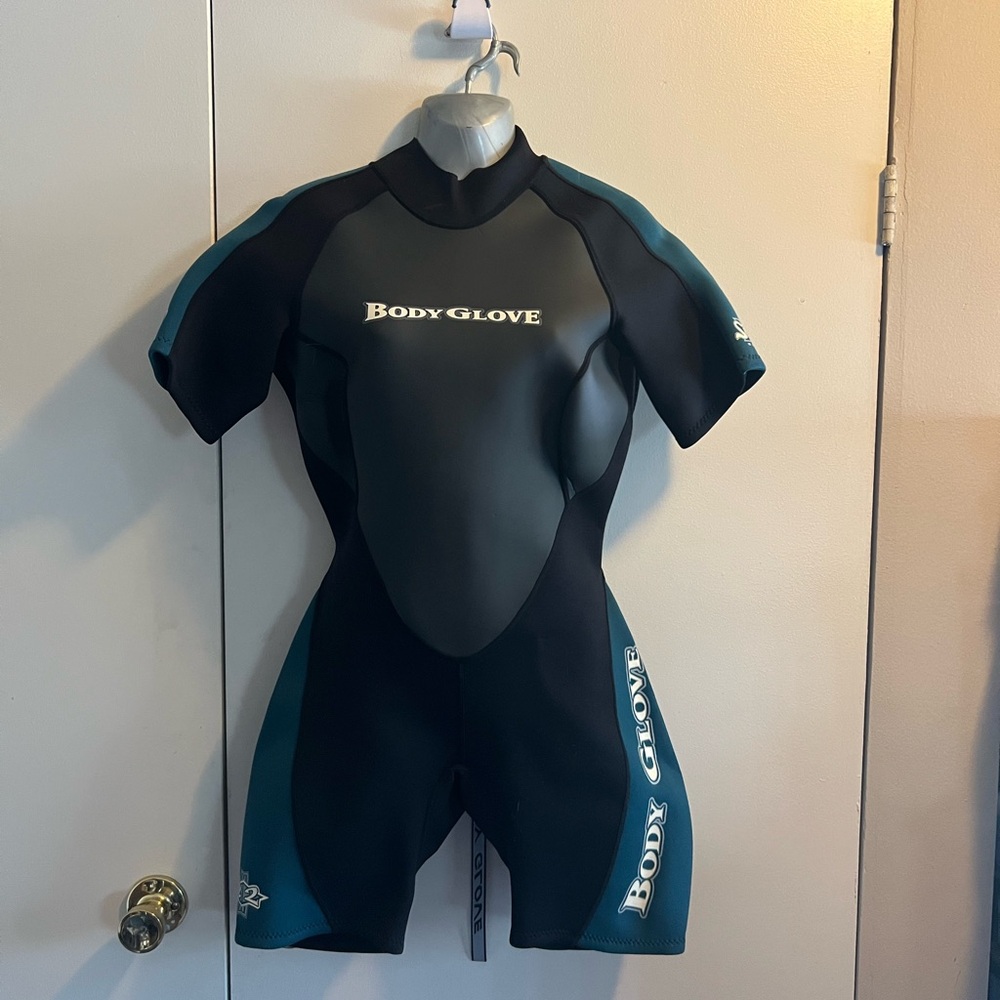Body glove woman's wetsuit size 9